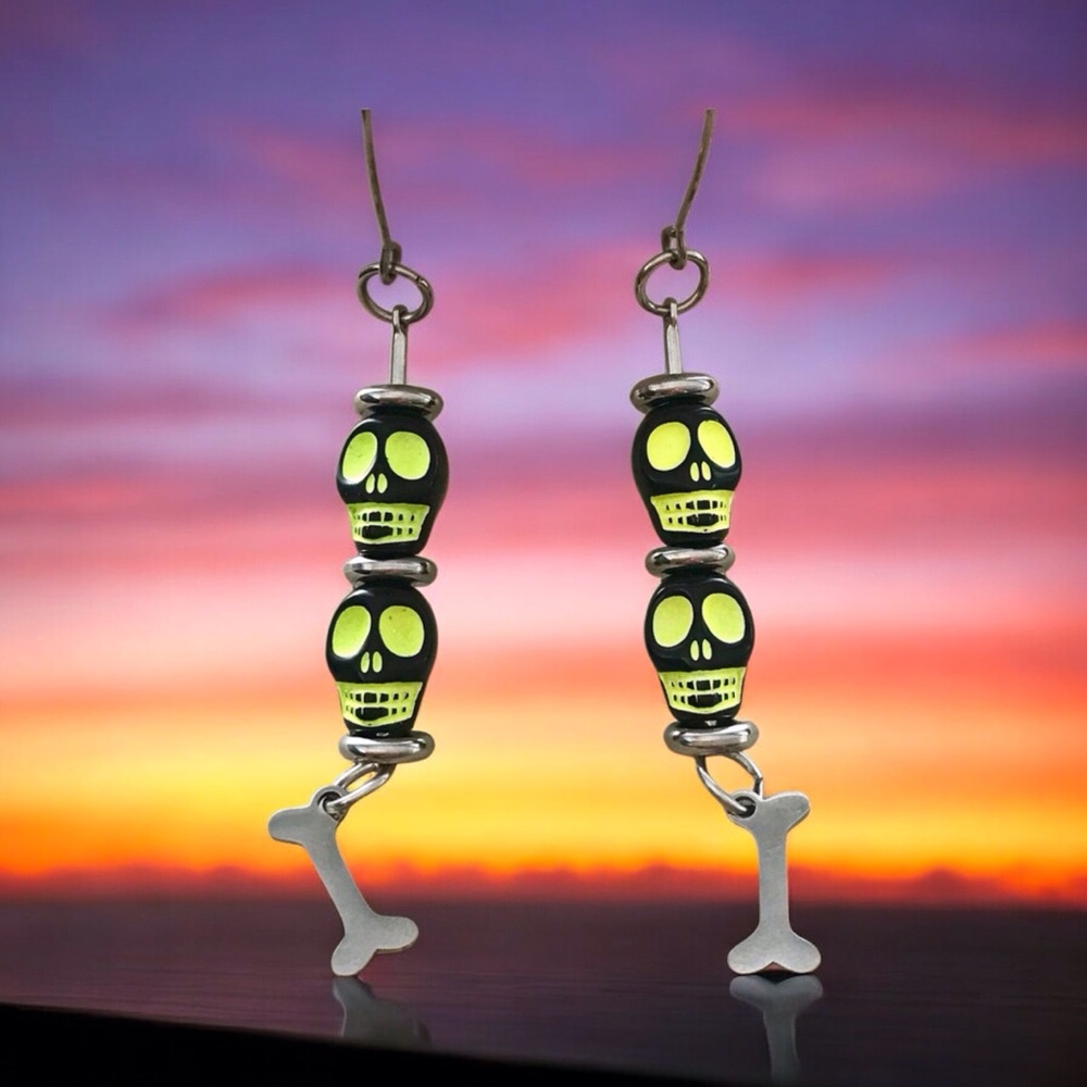 🆕 Skull and Bones Dangle Earrings Resin/Stainless Steel